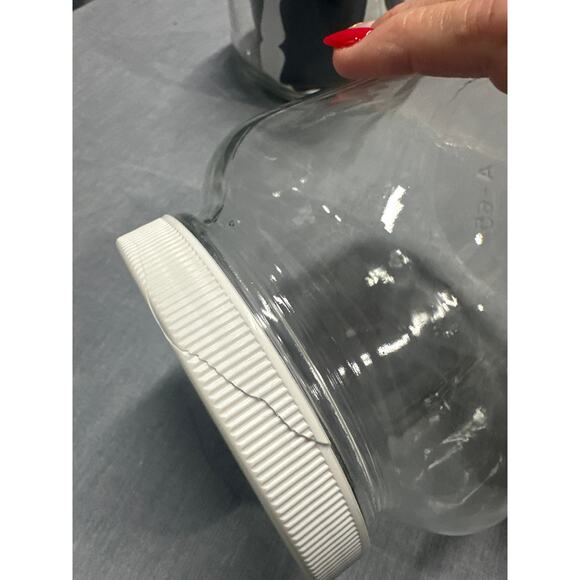 2 Pack- 64 Oz Glass Jars with Plastic Airtight Lid, 1 Jar has cracked lid - Picture 2 of 2